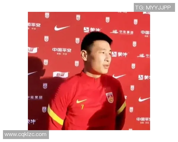 武磊与秦升的对决：从球场争锋到场外故事的深度解析