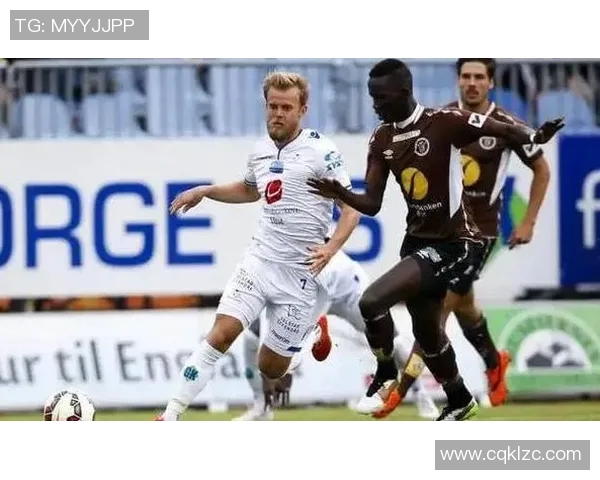 桑德尼斯与汉坎的精彩对决揭示了足球战术的博弈与球员的激情表现