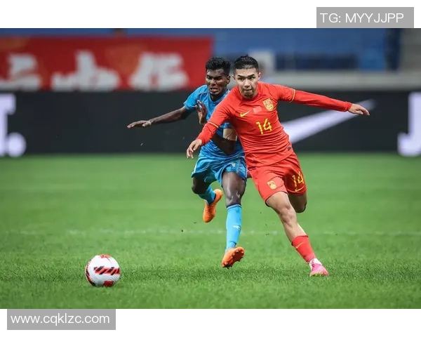 奈良雄心与福冈心锐的激烈对决展现足球激情与团队精神