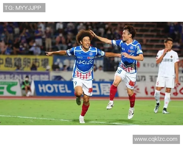 山口雷诺法与甲府风林的激烈对决展现足球魅力与团队精神
